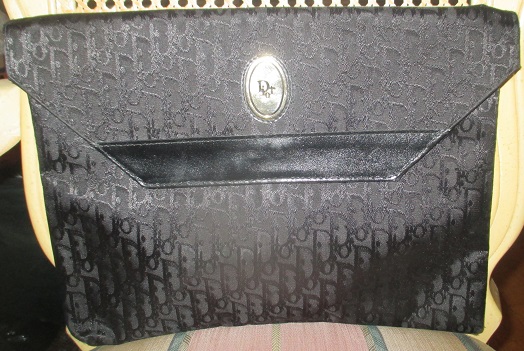 xxM1193M Christian Dior clutch; folder x